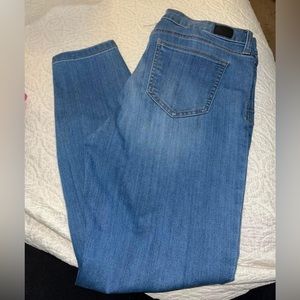 Celebrity pink skinny jeans no holes size 11/30